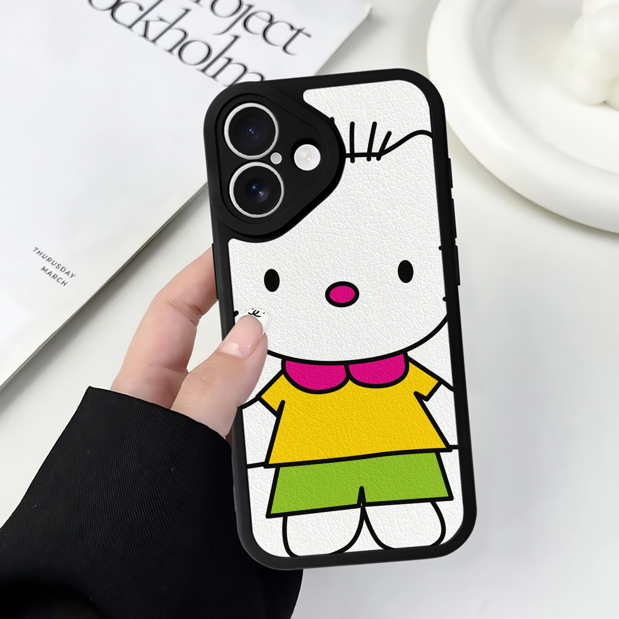 （画像用） Hello Kitty ハローキティ 【iPhone 16シリーズ対応】シリコンスマホケース（レザー調） 材質：シリコン
